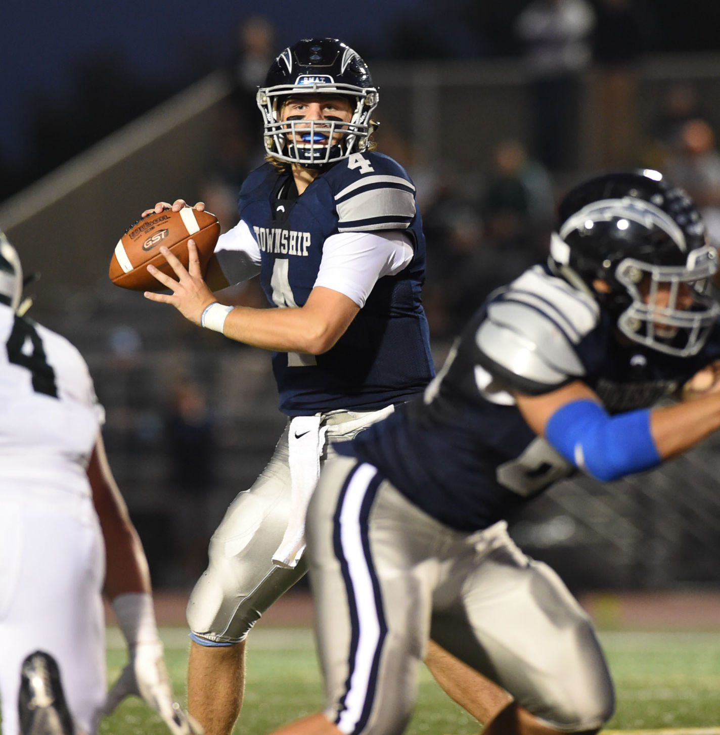 20190906football007.jpg